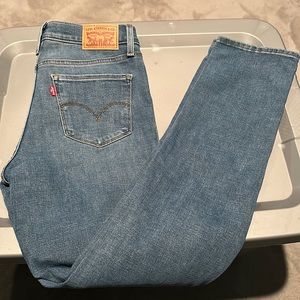 NWOT LEVI'S 312 Jeans Womens 28
